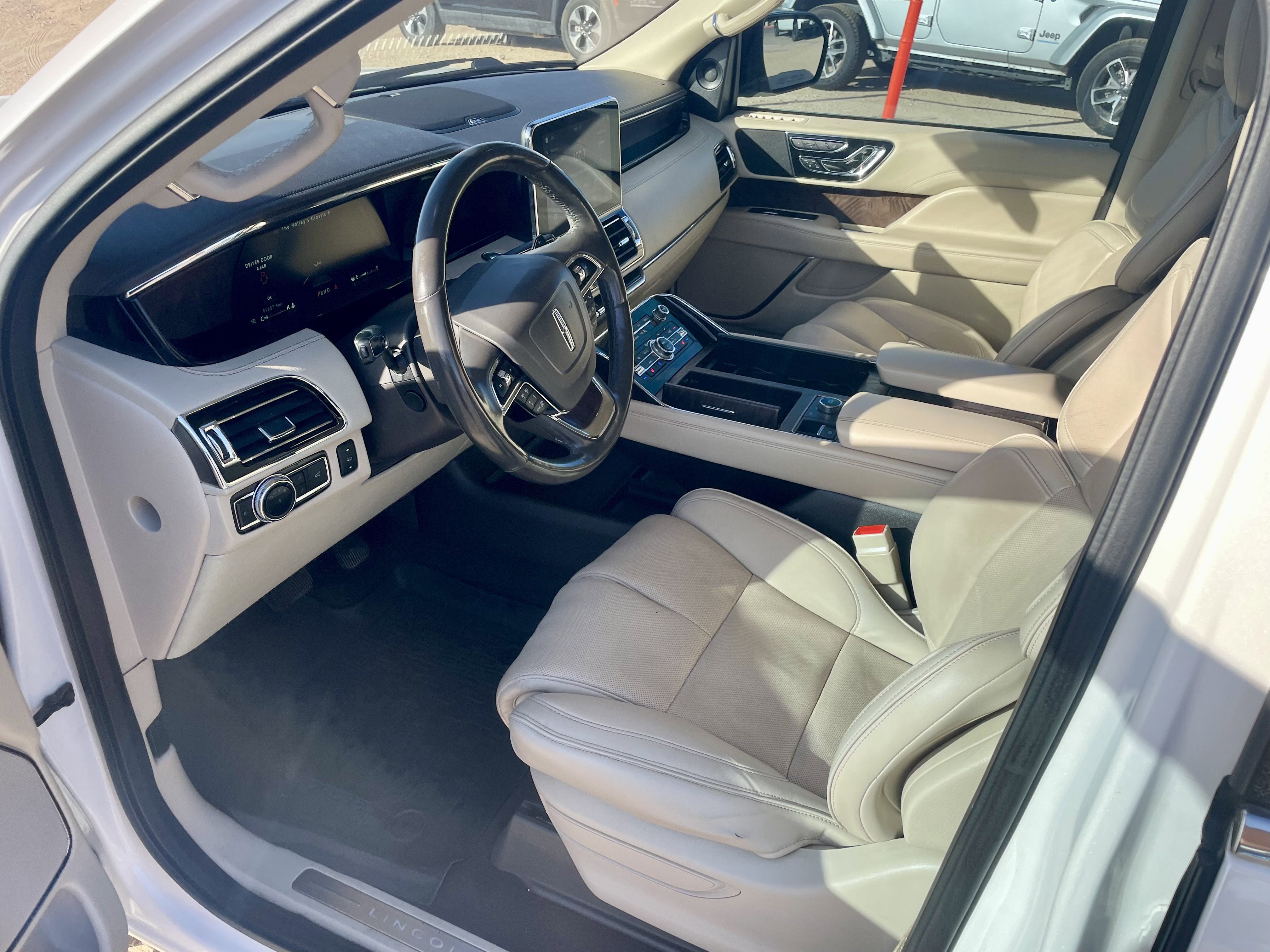 Used 2019 Lincoln Navigator Select w/ Technology Package RWD image 10