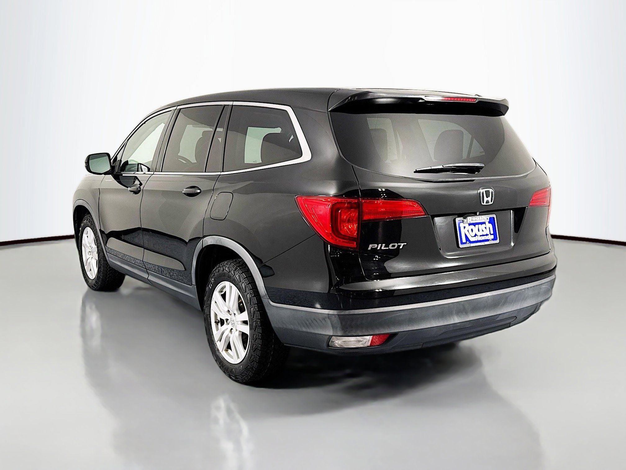 Certified 2017 Honda Pilot LX image 7