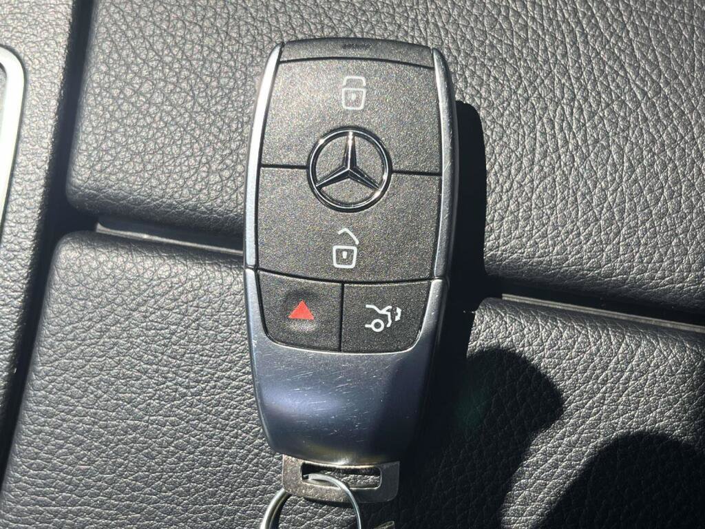 Certified 2023 Mercedes-Benz GLB 250 4MATIC image 4