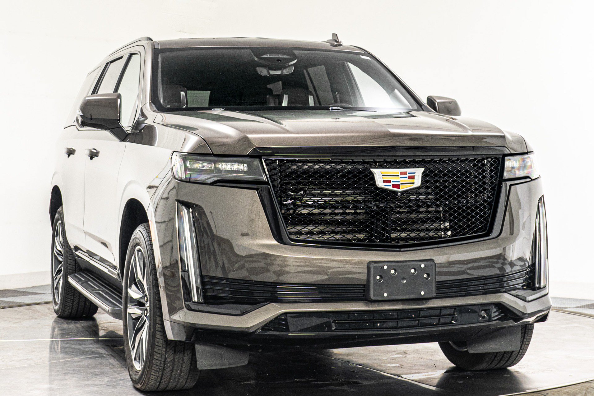 Used 2021 Cadillac Escalade Sport Platinum w/ Heavy-Duty Trailer Package AWD/4WD image 3