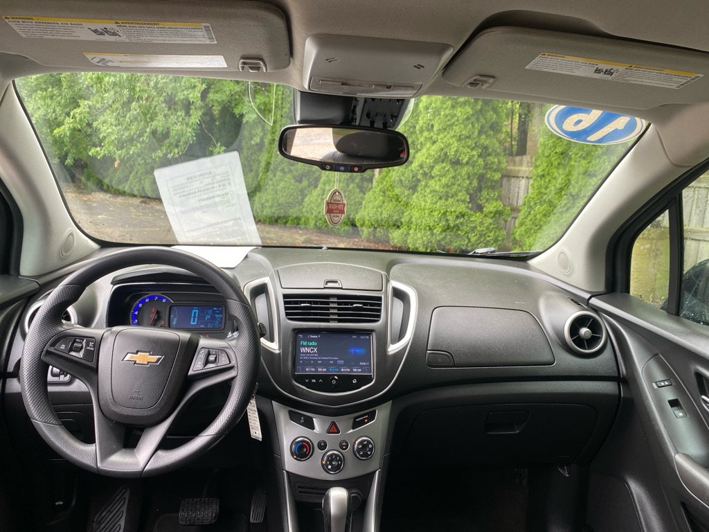 Used 2016 Chevrolet Trax LT w/ LPO, Cargo Package FWD image 16