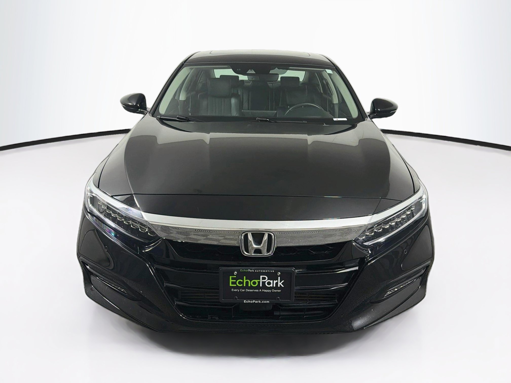 Used 2018 Honda Accord Touring image 2