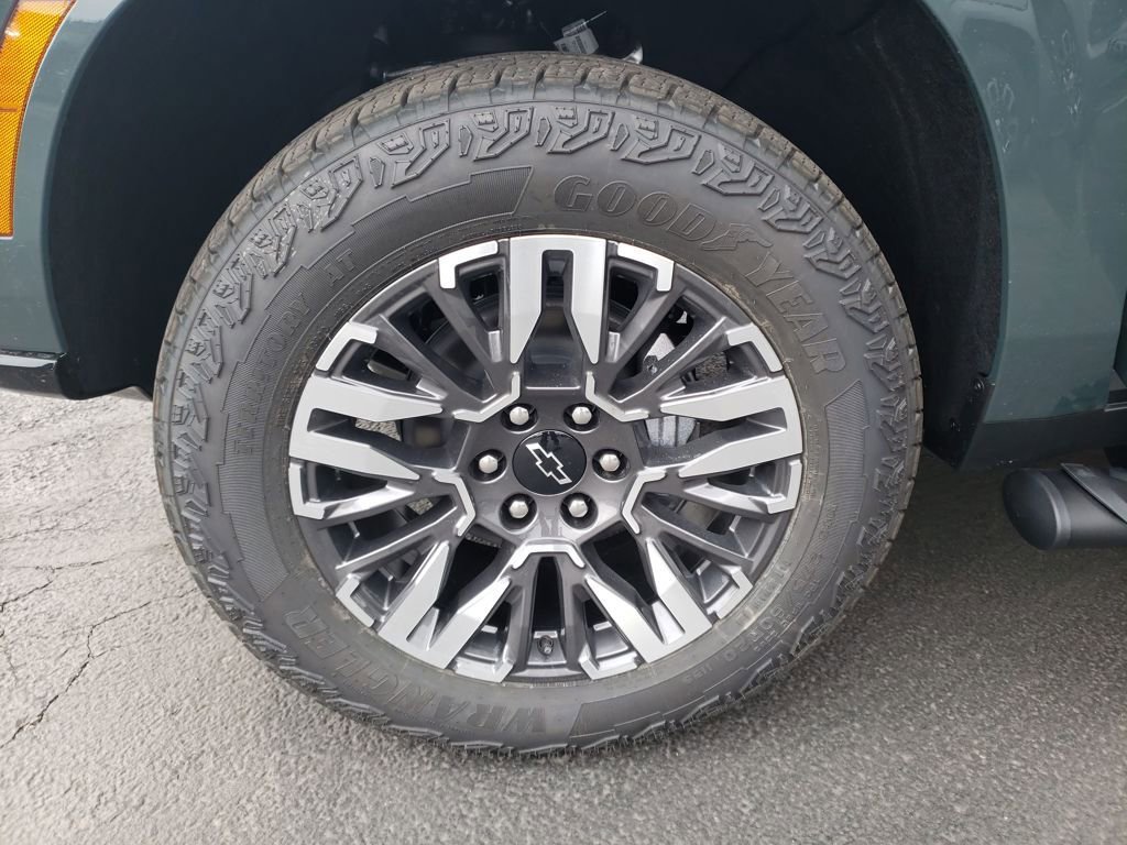 New 2026 Chevrolet Suburban Z71 w/ Comfort Package image 25