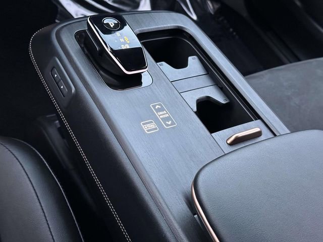 Used 2023 Nissan Ariya AWD image 21