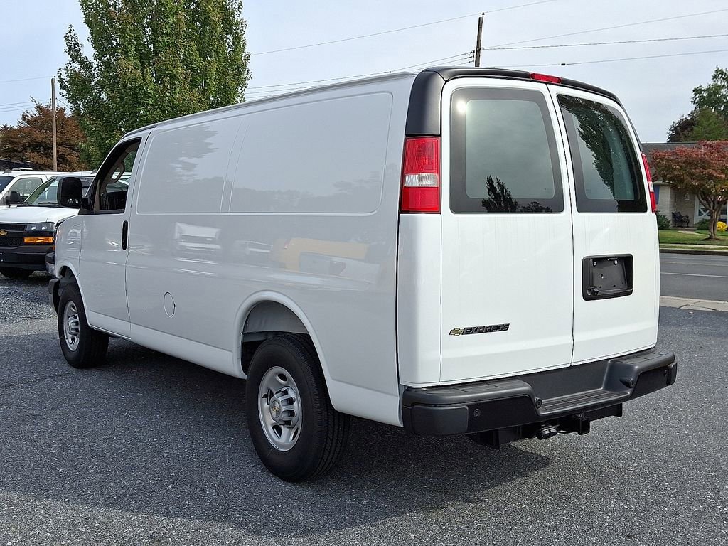 New 2025 Chevrolet Express 3500 w/ Driver Convenience Package image 4