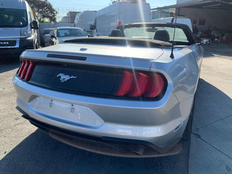 Used 2019 Ford Mustang Premium RWD image 6