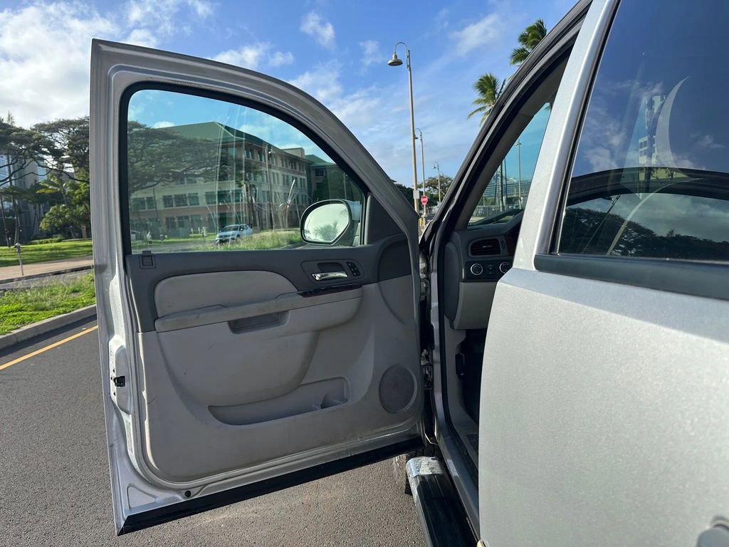 Used 2013 Chevrolet Silverado 2500 LTZ w/ LTZ Plus Package image 13