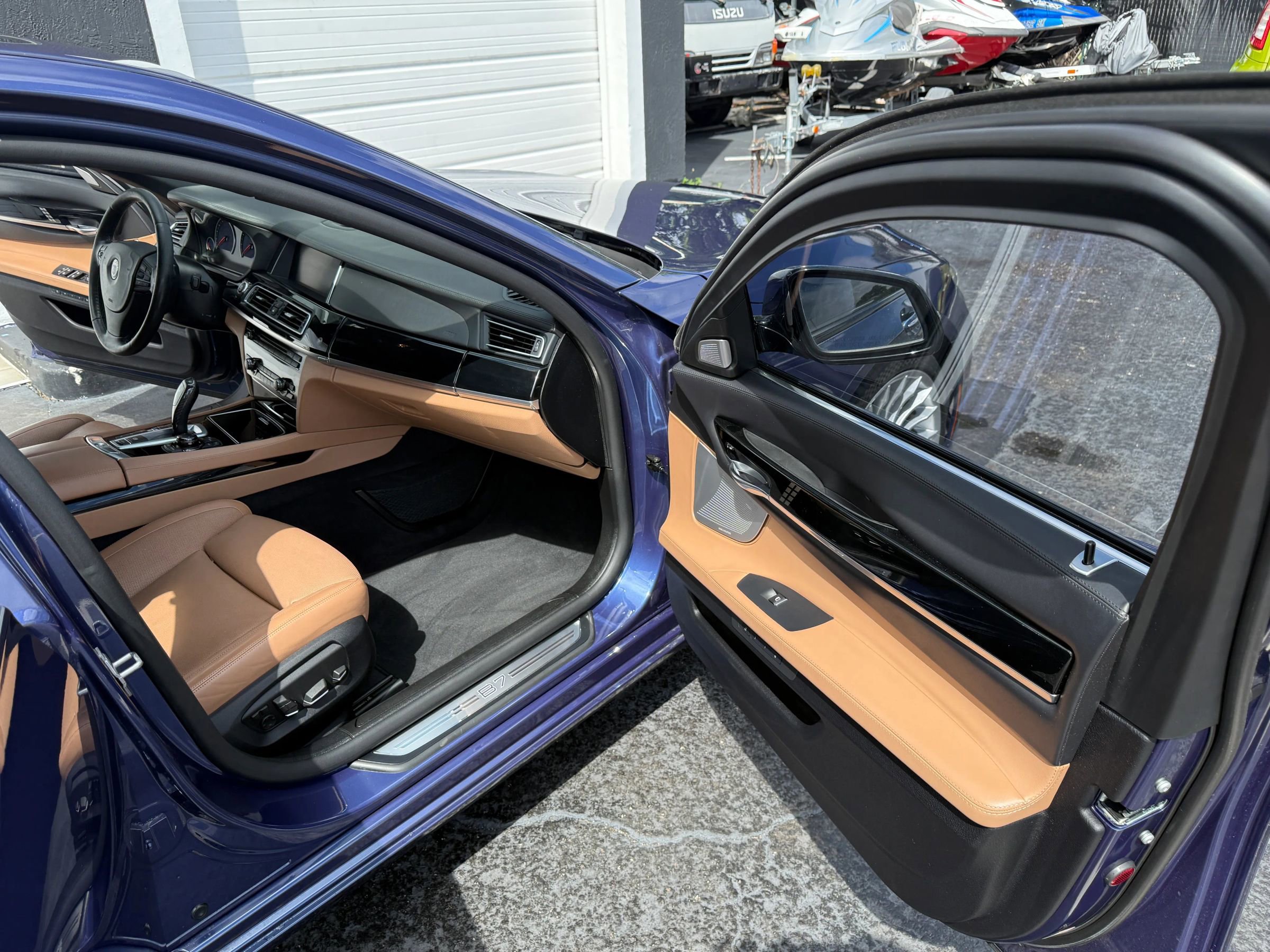 Used 2013 BMW ALPINA B7 xDrive image 21