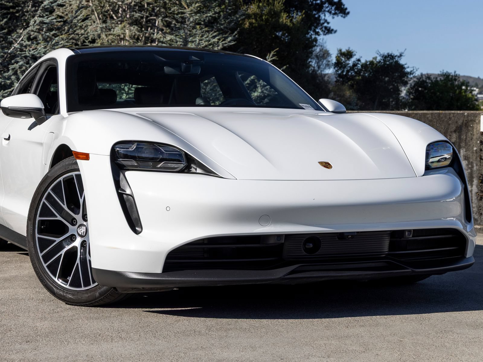 Used 2024 Porsche Taycan 4S AWD/4WD image 9