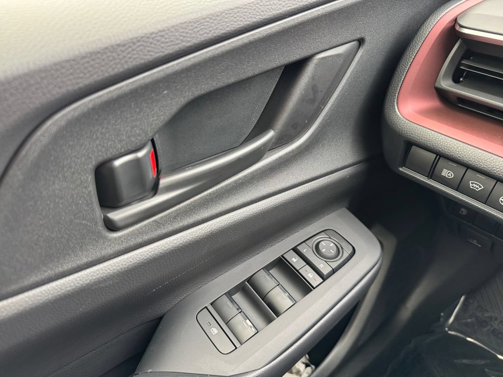 Used 2024 Toyota Prius Prime FWD image 11