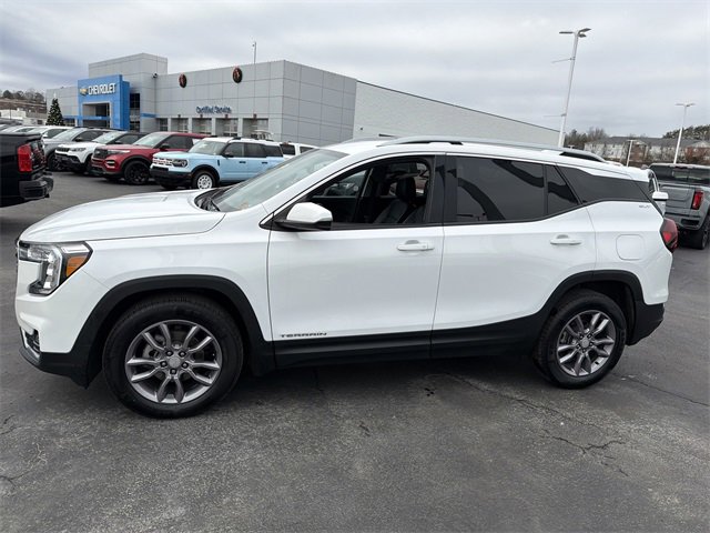 Used 2023 GMC Terrain SLT image 8
