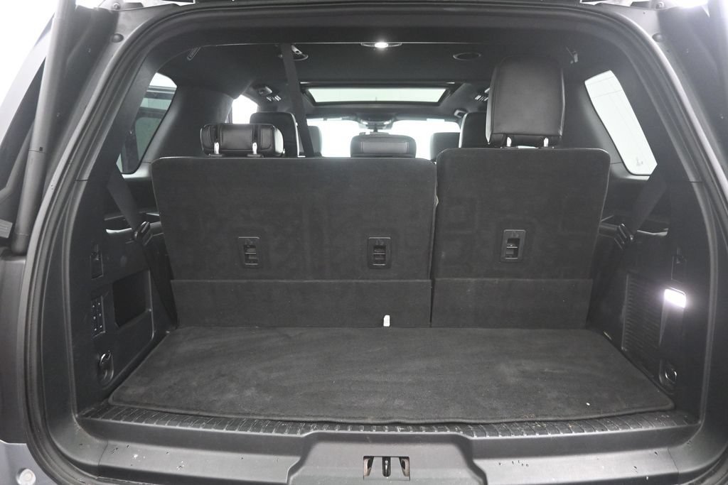 Used 2021 Ford Expedition XLT RWD image 2