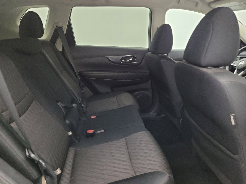 Used 2017 Nissan Rogue SV AWD/4WD image 19