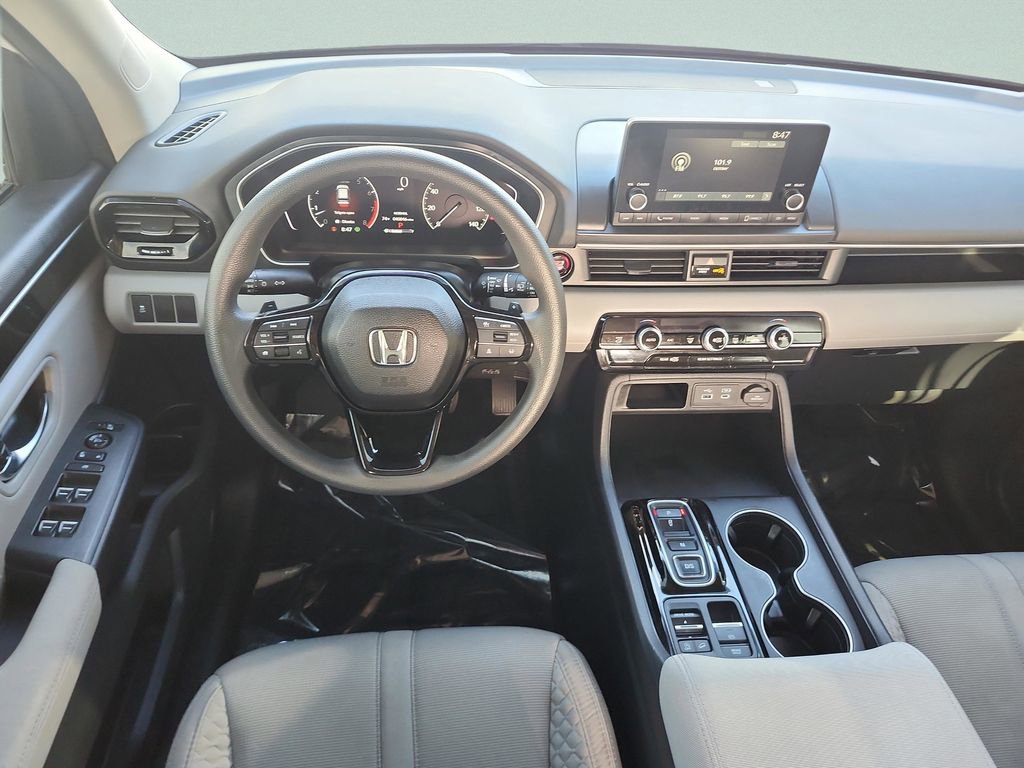 Used 2023 Honda Pilot LX image 17