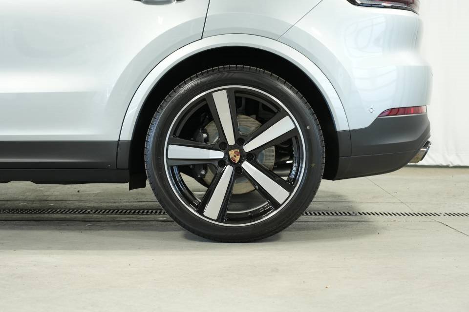 New 2026 Porsche Cayenne E-Hybrid Coupe image 43