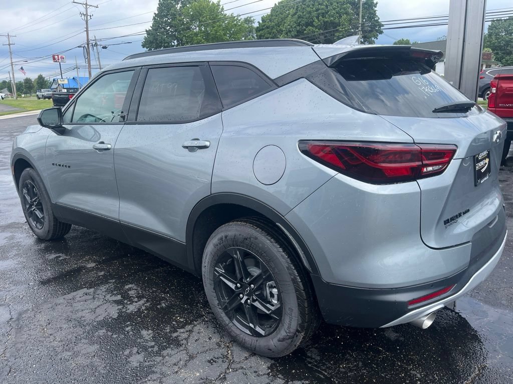 New 2026 Chevrolet Blazer LT w/ Convenience Package AWD/4WD image 3