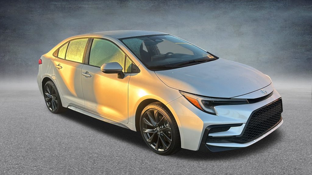 Used 2025 Toyota Corolla SE FWD image 2