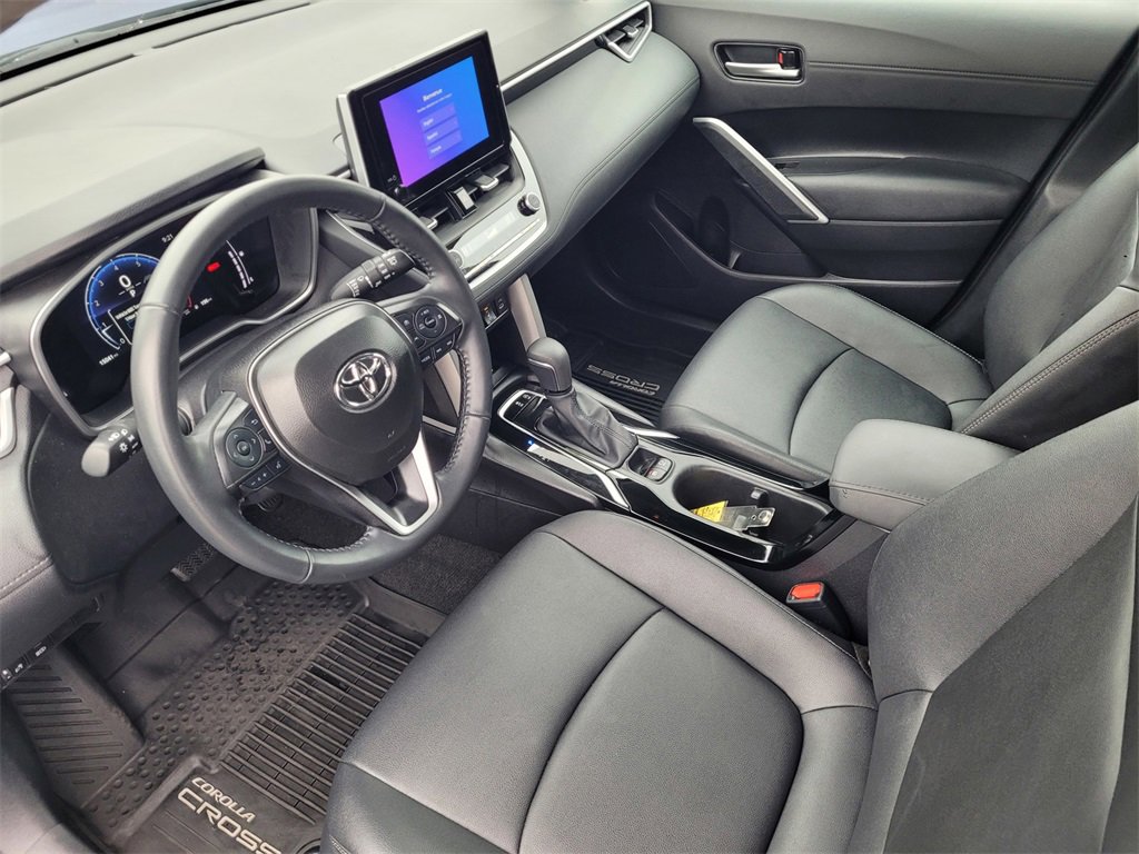 Certified 2025 Toyota Corolla Cross XLE image 10