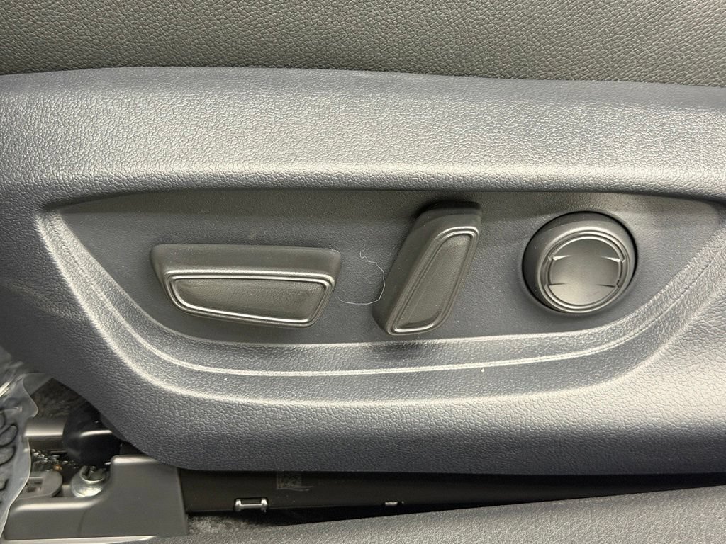 Used 2026 Toyota Camry SE FWD image 23