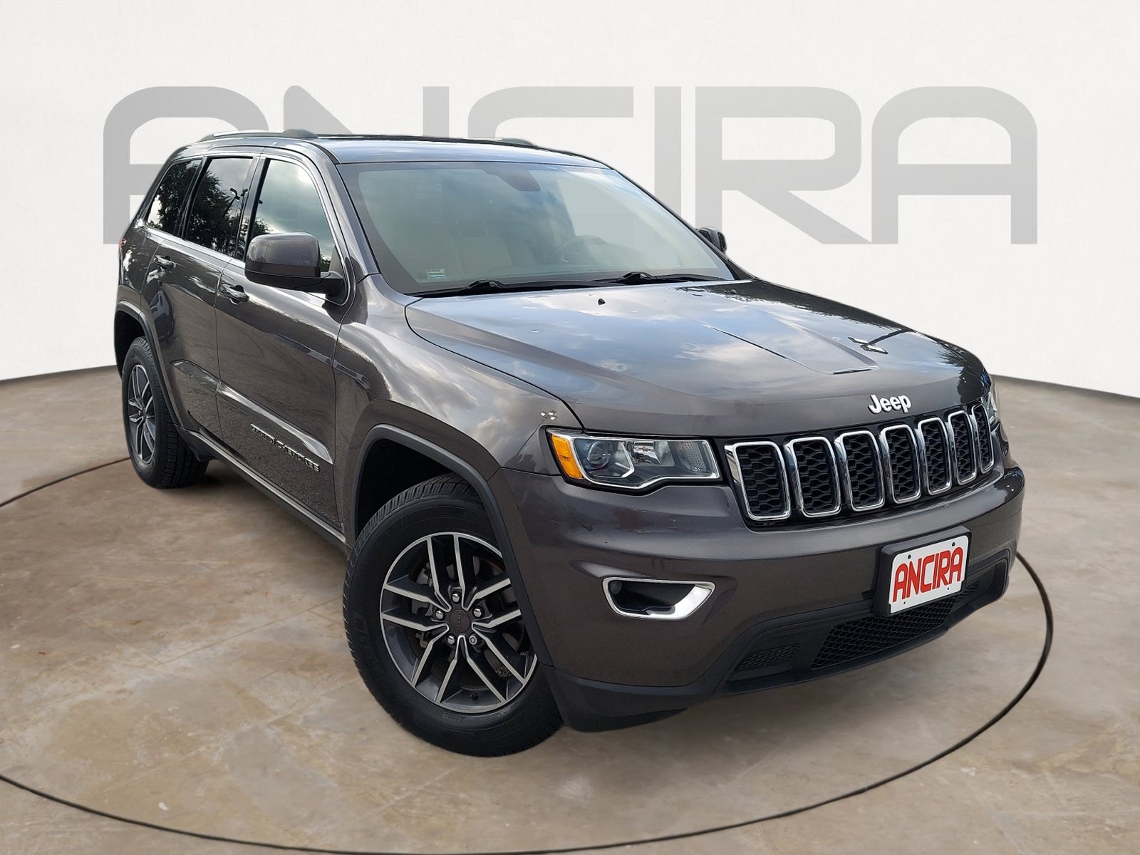 Used 2019 Jeep Grand Cherokee Laredo w/ 18" Wheel & 8.4" Radio Group RWD image 4