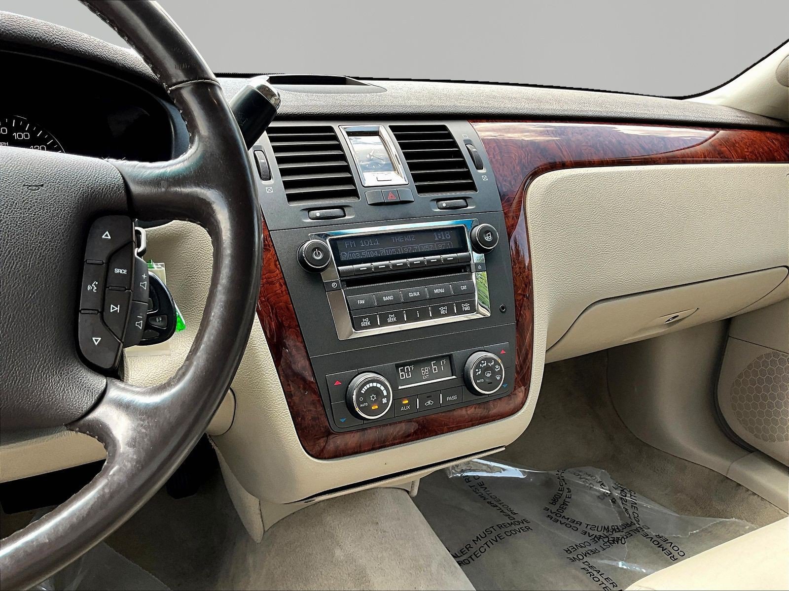 Used 2007 Cadillac DTS Luxury I w/ Trunk Convenience Package FWD image 9
