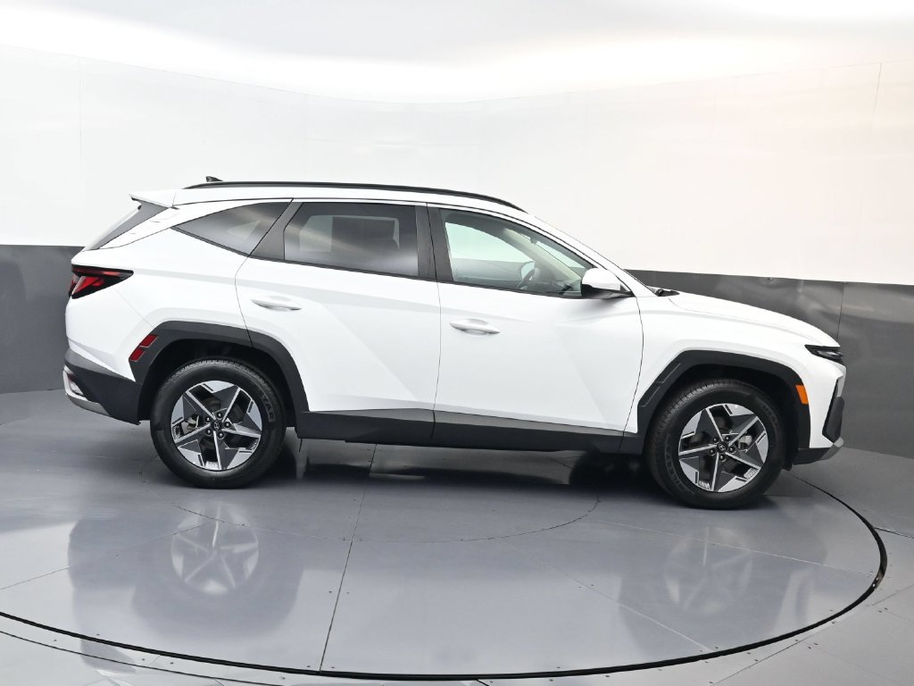 Certified 2025 Hyundai Tucson SEL AWD/4WD image 3