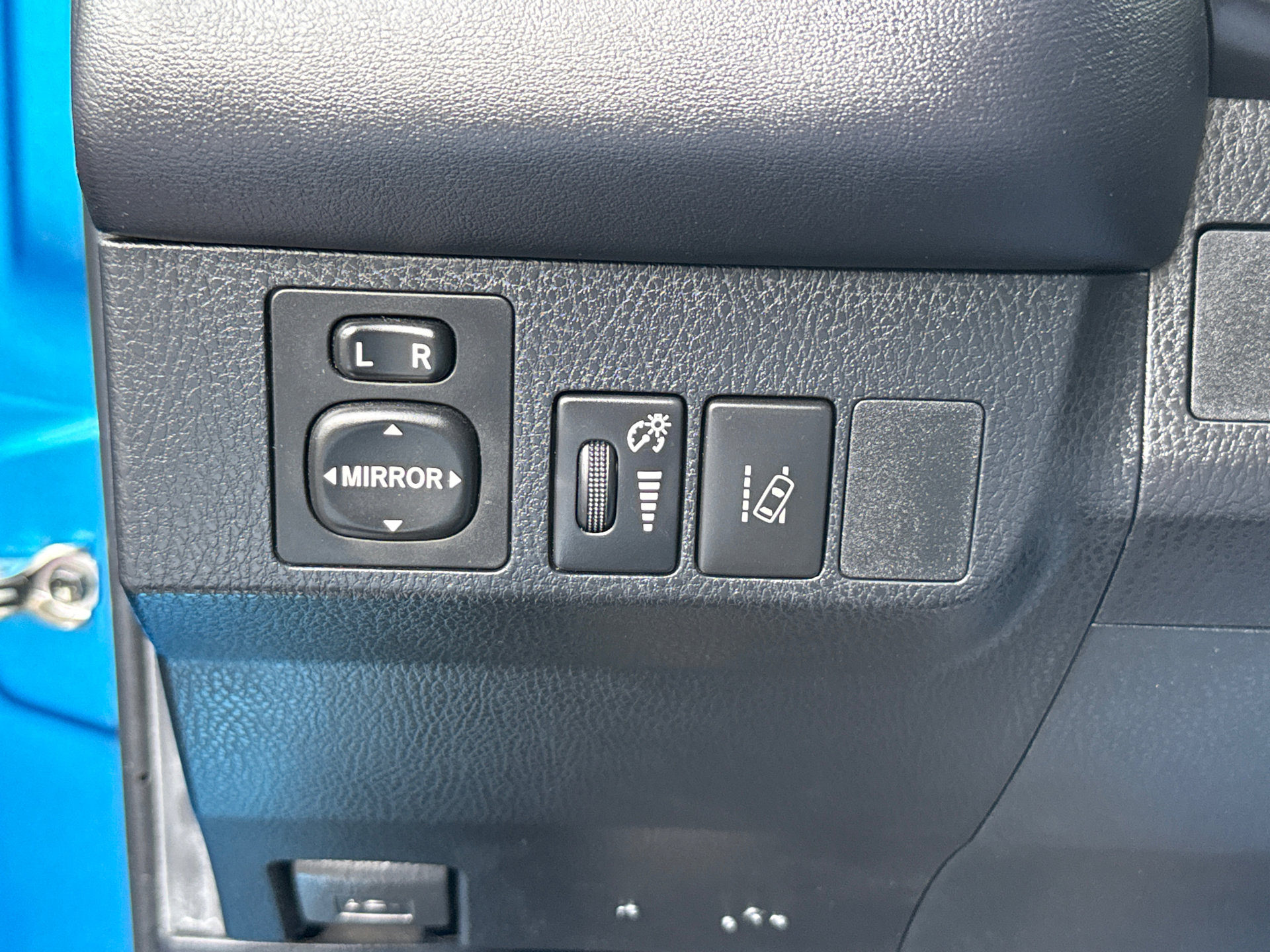 Certified 2018 Toyota RAV4 SE AWD/4WD image 27
