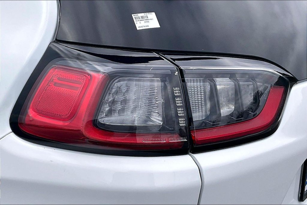 Used 2021 Jeep Cherokee Trailhawk AWD/4WD image 26