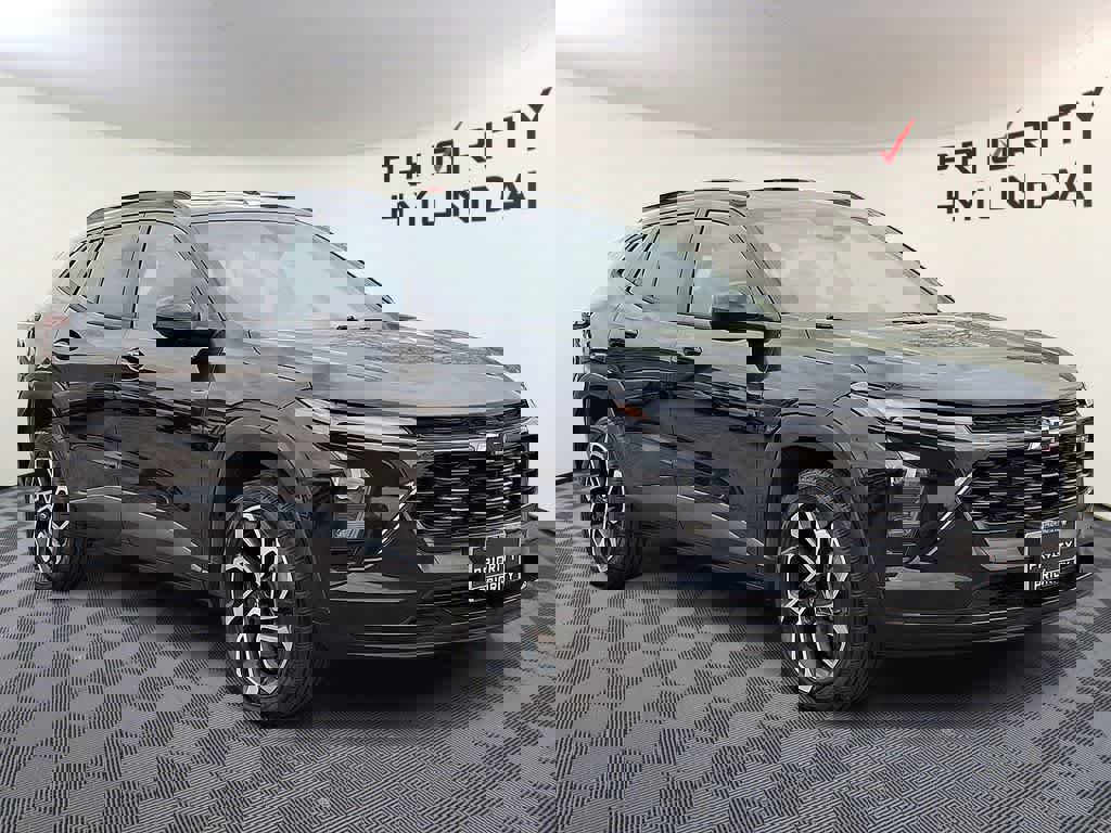 Used 2024 Chevrolet Trax RS w/ Sunroof Package image 3