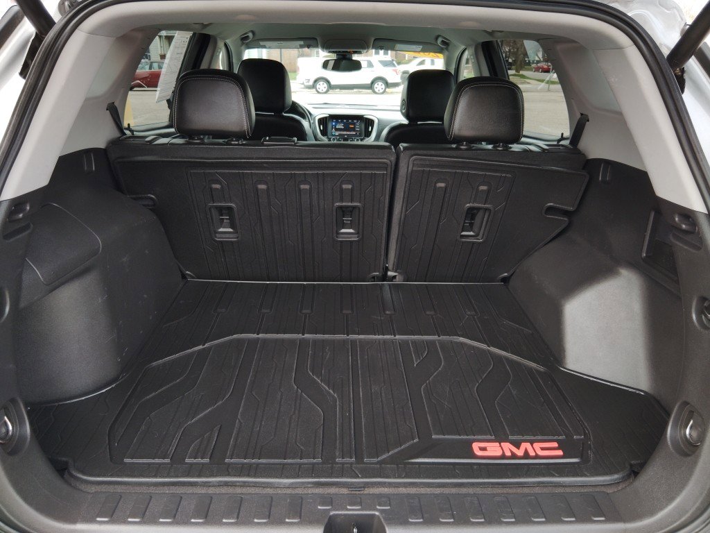 Used 2023 GMC Terrain SLT w/ Tech Package image 26