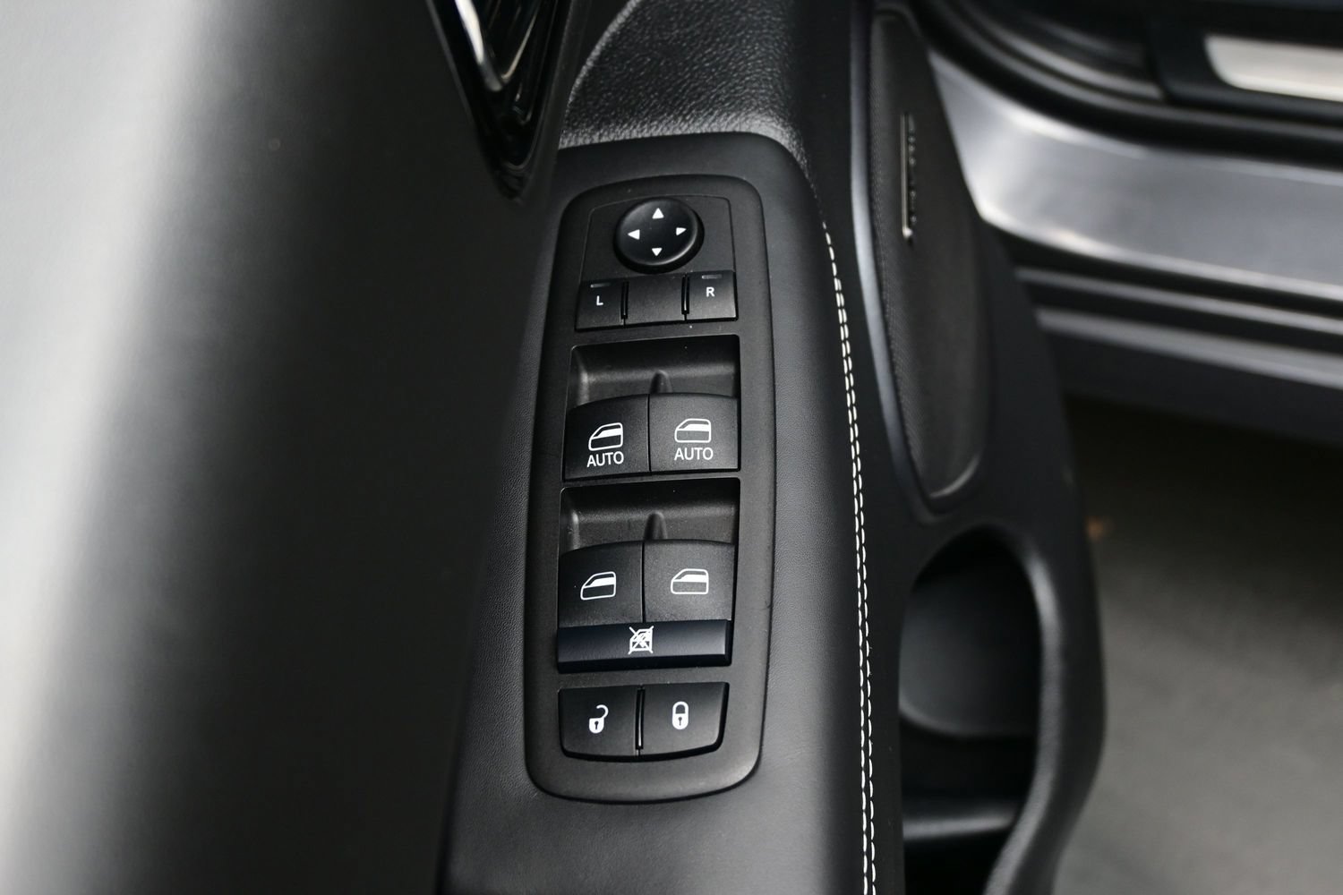 Used 2024 Dodge Durango SRT AWD/4WD image 13