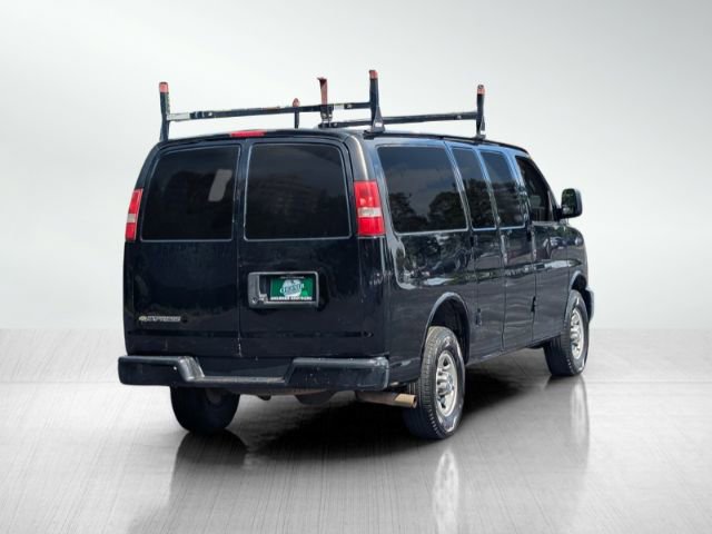 Used 2017 Chevrolet Express 2500 Work Van image 4