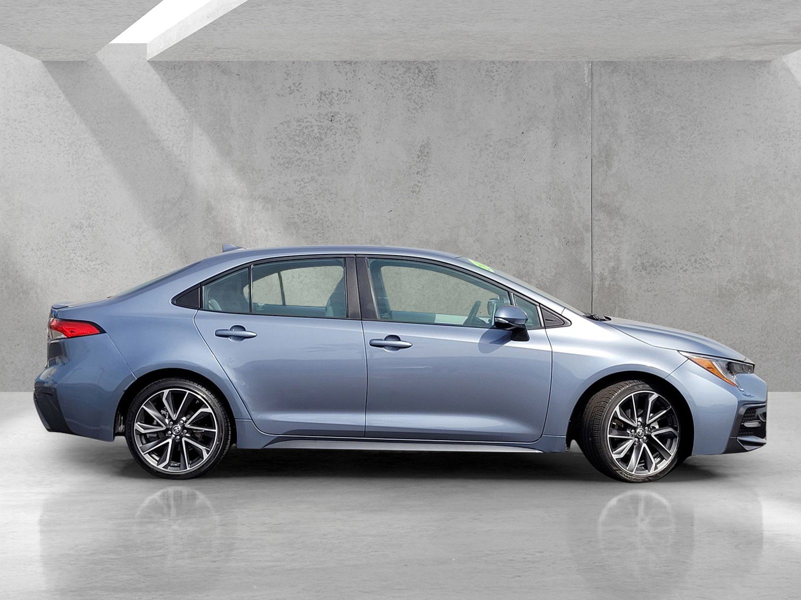 Used 2021 Toyota Corolla SE image 3