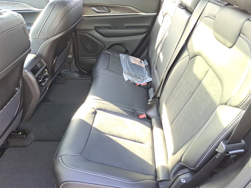 New 2026 Jeep Grand Cherokee Laredo image 14