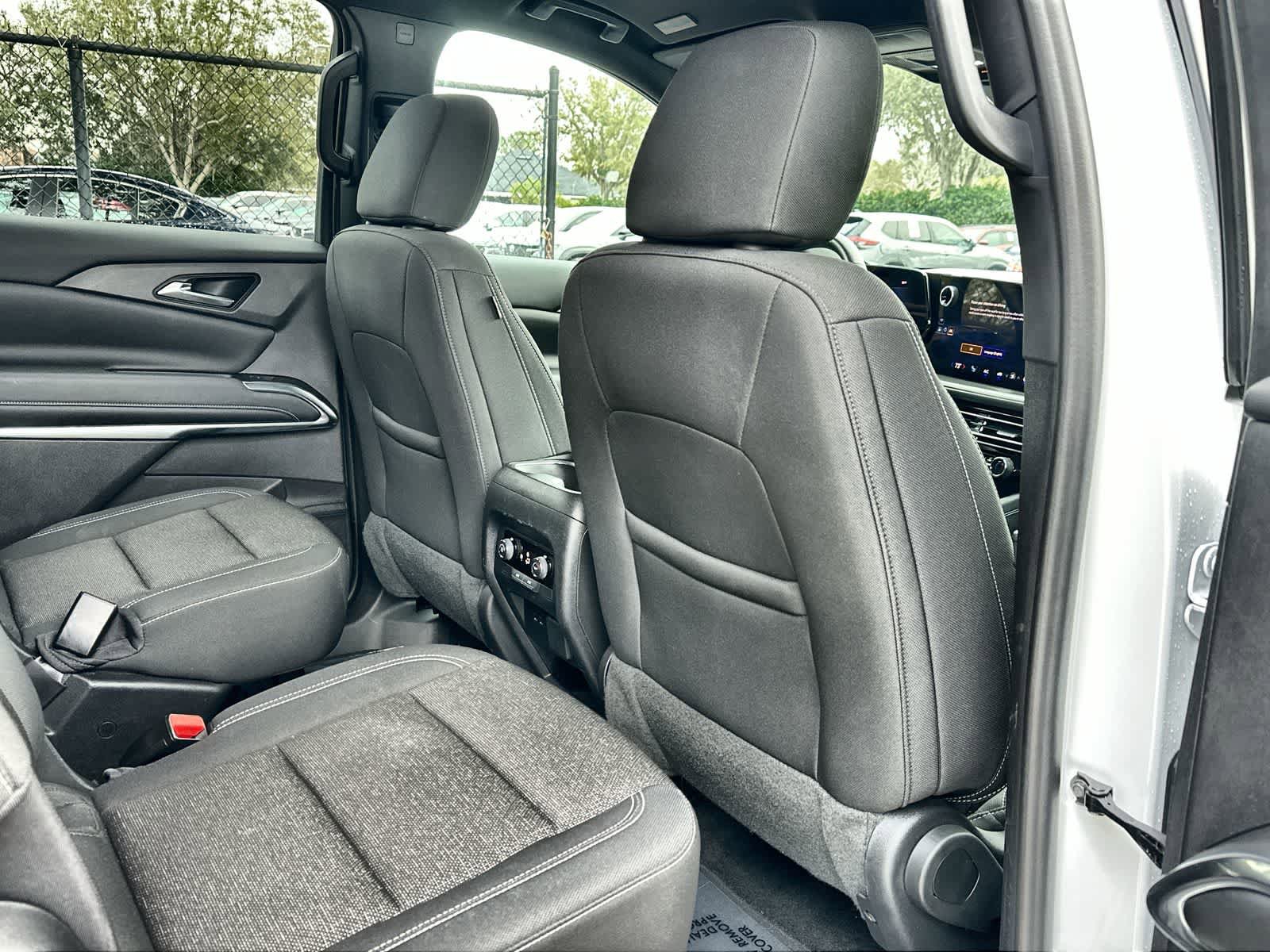 Used 2024 Chevrolet Traverse LT image 18