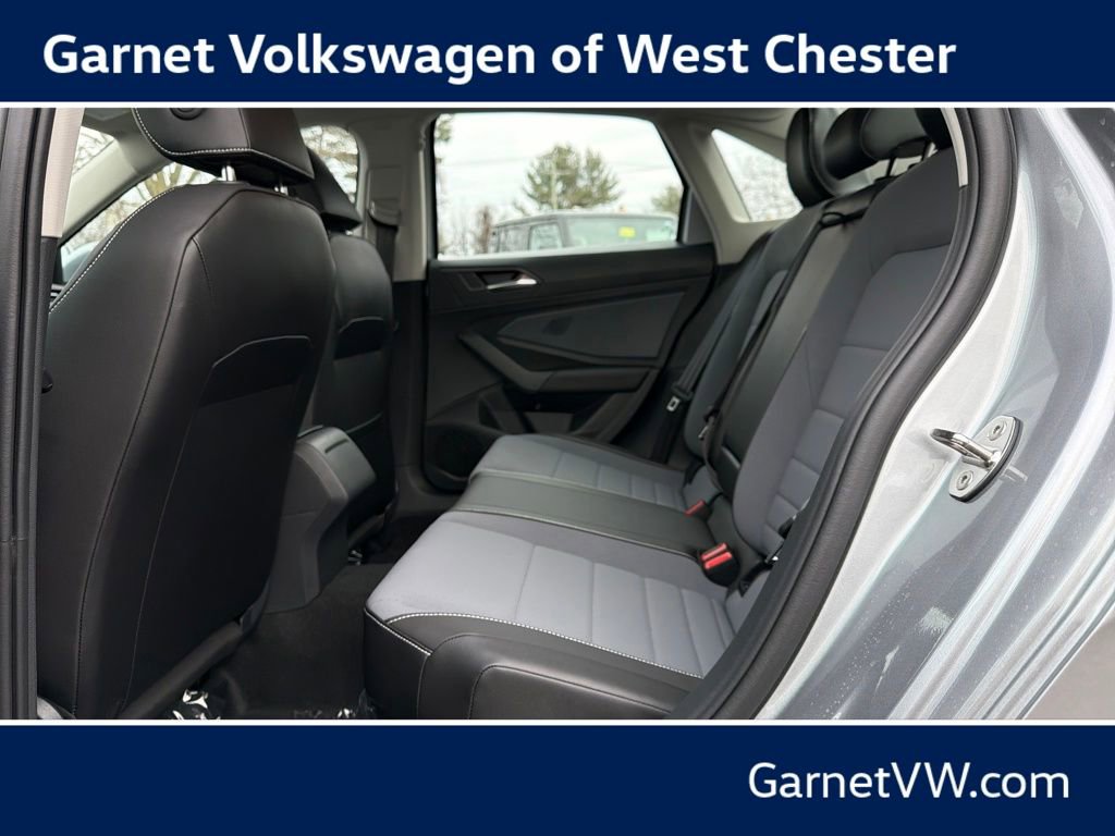 New 2026 Volkswagen Jetta SE FWD image 17