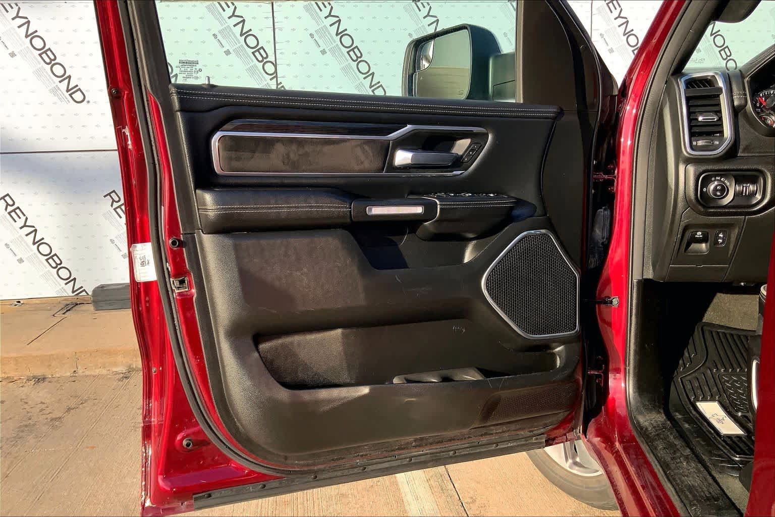 Used 2023 RAM 1500 Laramie AWD/4WD image 18