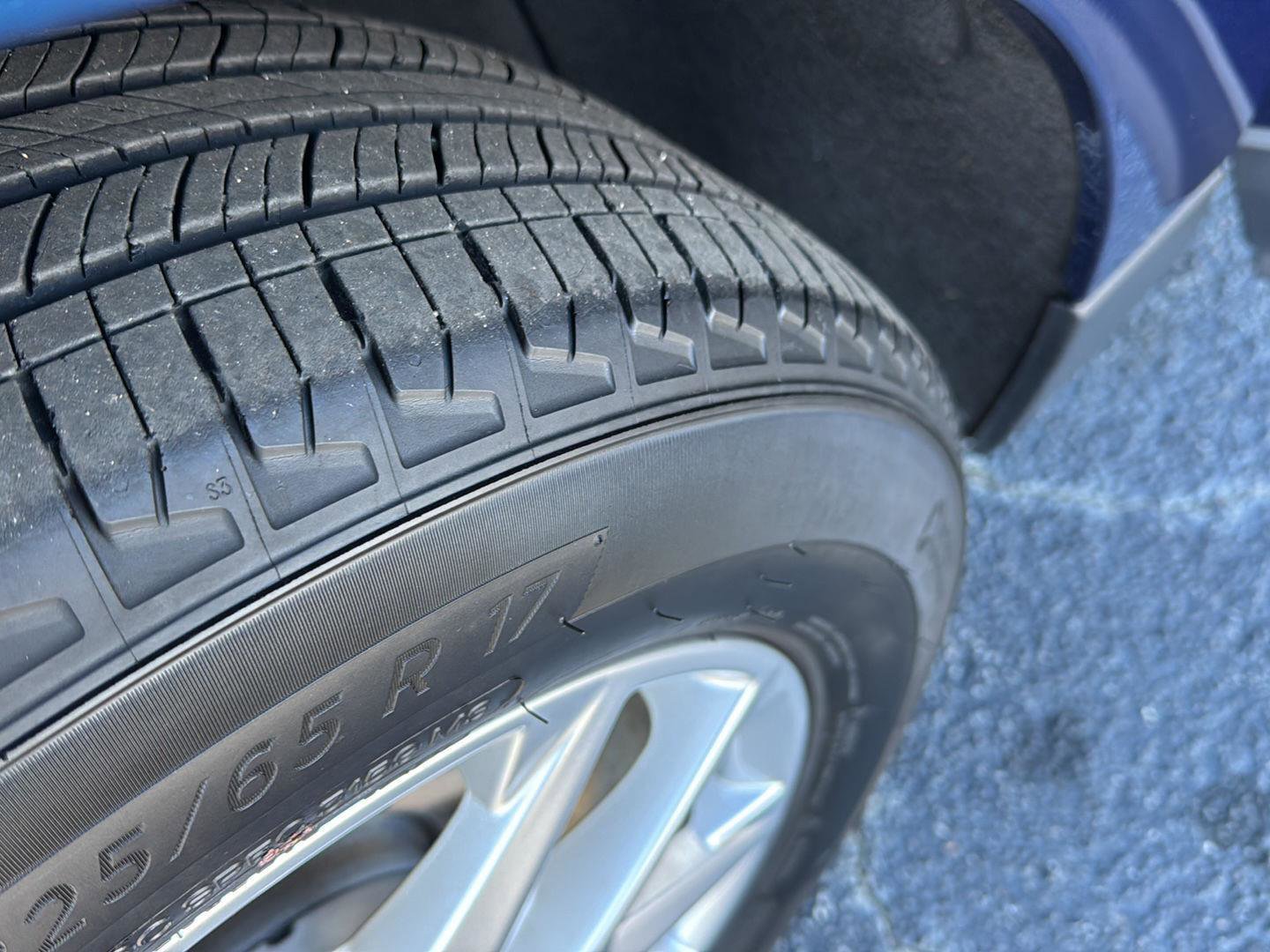 Used 2022 Chevrolet Equinox LT w/ LPO, Floor Liner Package image 33