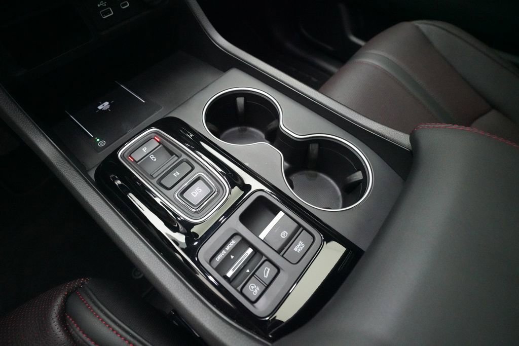 Certified 2025 Honda Pilot Black Edition image 18