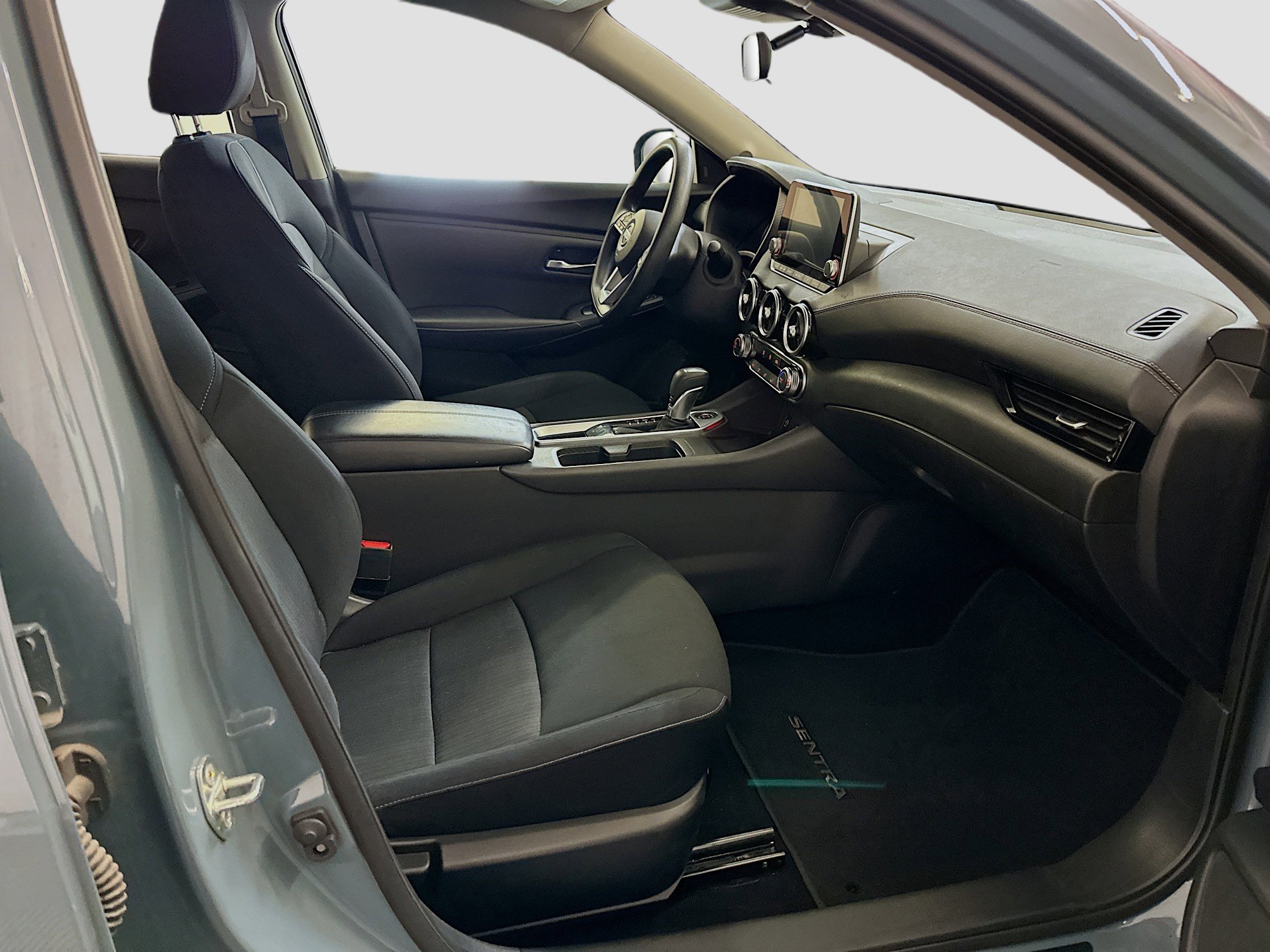 Used 2024 Nissan Sentra SV image 31
