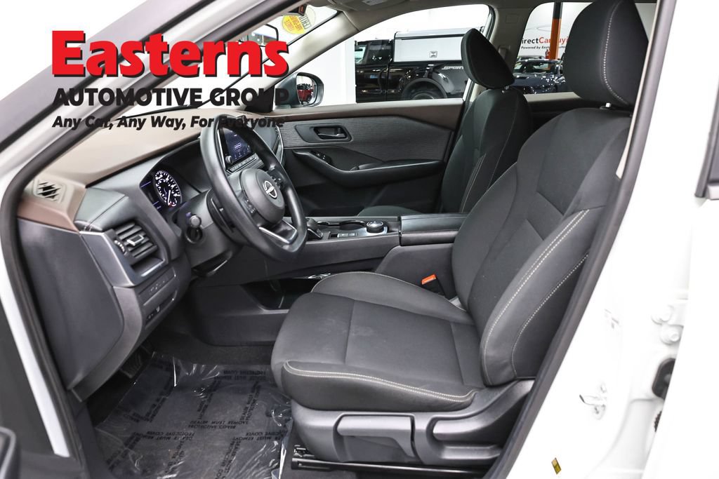 Used 2023 Nissan Rogue S AWD/4WD image 14