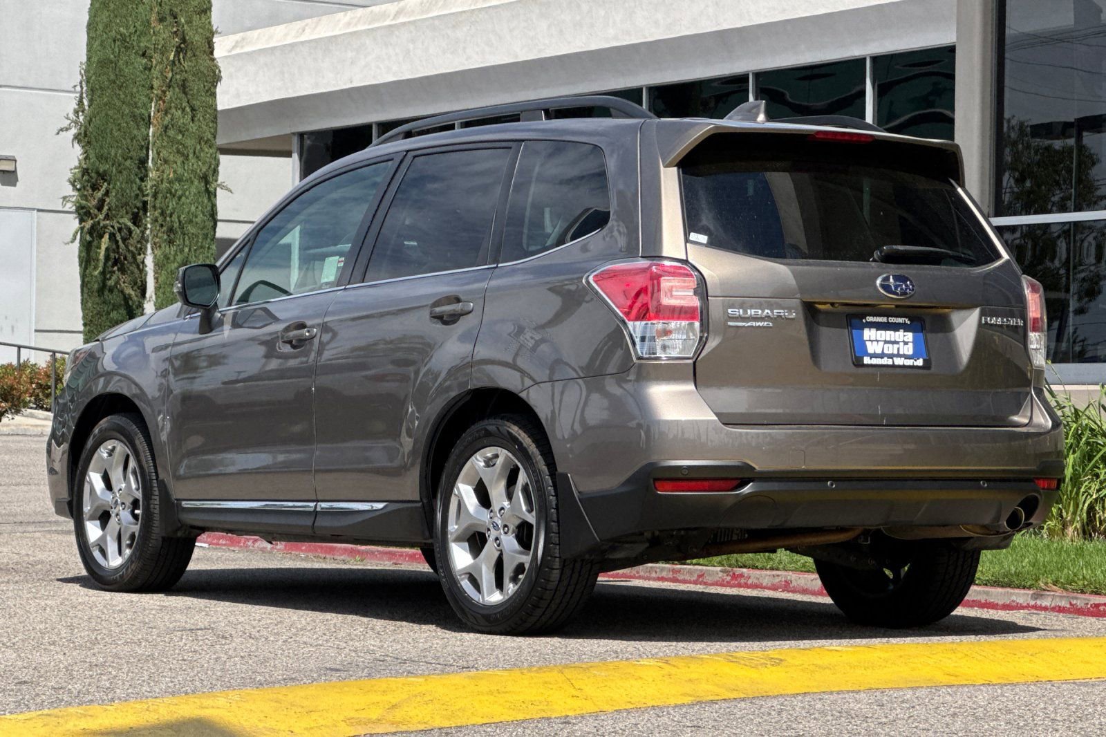 Used 2018 Subaru Forester 2.5i Touring w/ Popular Package #3B image 6