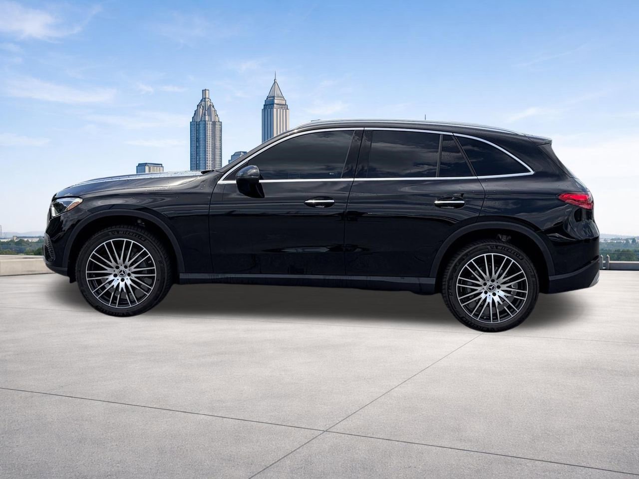 Used 2026 Mercedes-Benz GLC 300 4MATIC image 2
