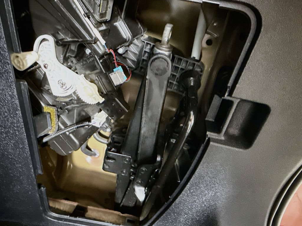 Certified 2017 Toyota Sienna SE Premium FWD image 37