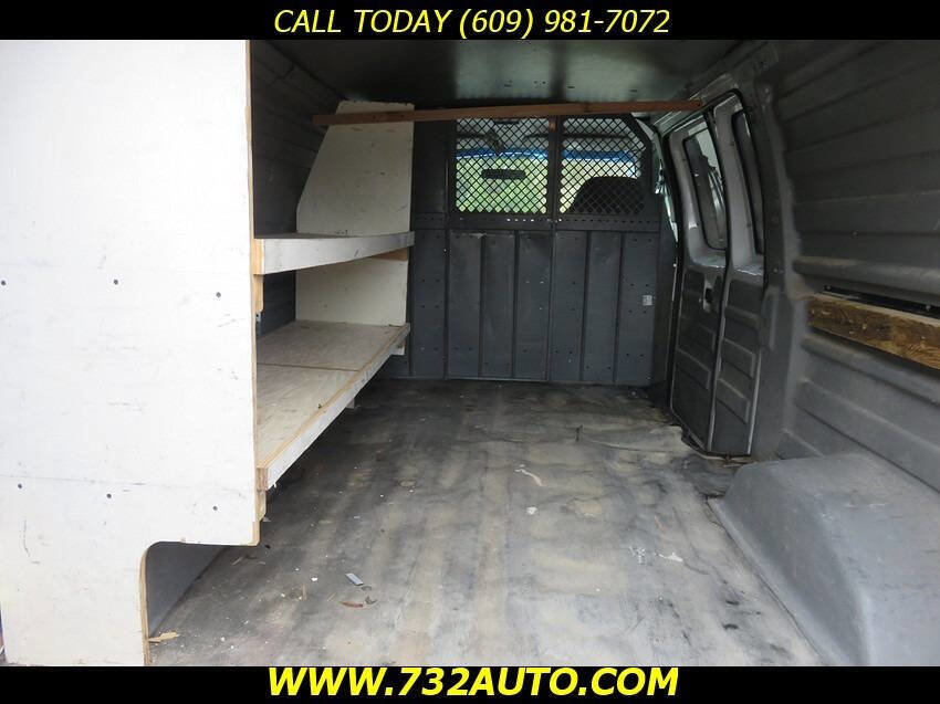 Used 2002 Ford E-150 and Econoline 150 RWD image 9