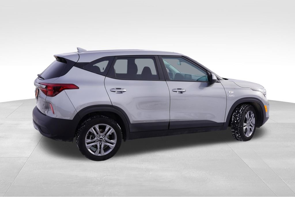 Used 2023 Kia Seltos LX image 4