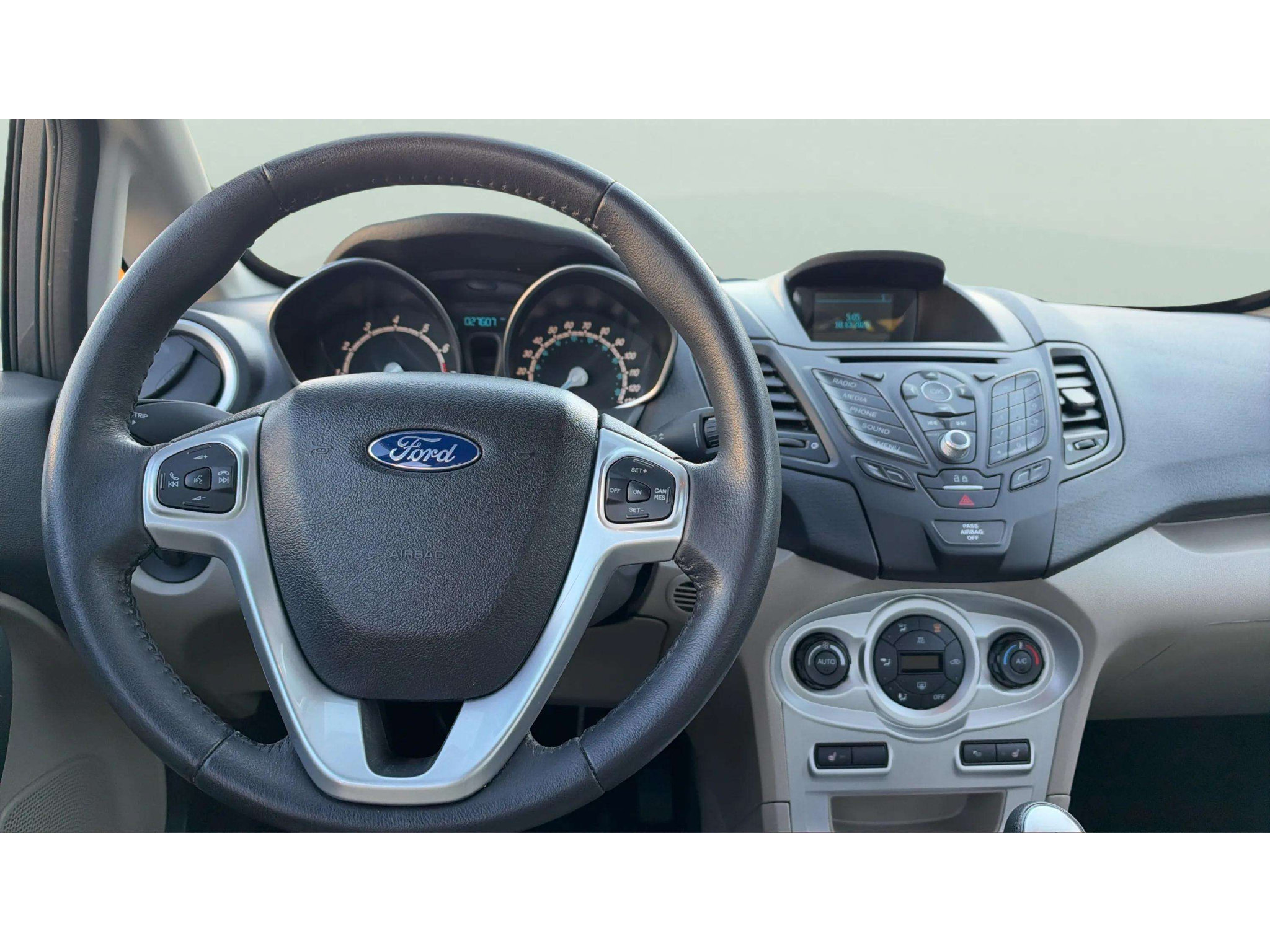 Used 2016 Ford Fiesta SE w/ Cold Weather Package FWD image 12