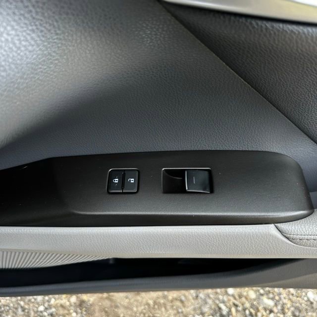 Used 2022 Toyota Camry XLE w/ Navigation Package FWD image 20