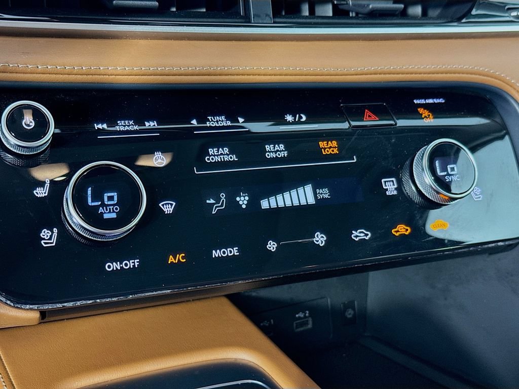 Certified 2023 INFINITI QX60 Sensory w/ Vision Package AWD/4WD image 16