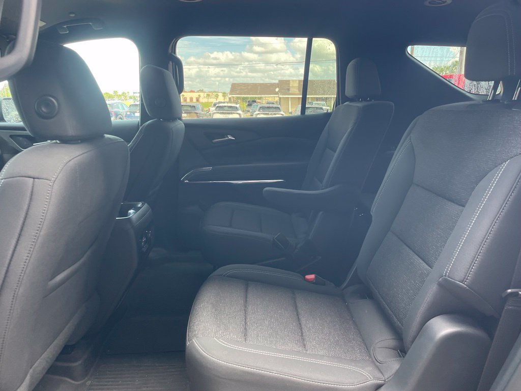 Used 2025 Chevrolet Traverse LT w/ LPO, Floor Liner Package FWD image 16